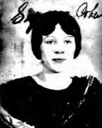 Collecting Vintage Compacts: The History of The Lady Esther Company