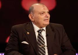 وتخرج اللواء كمال عامر عام 1962 في الكلية الحربية بسلاح المشاة. Ù…Ø³ÙŠØ±Ø© Ø§Ù„Ø±Ø§Ø­Ù„ ÙƒÙ…Ø§Ù„ Ø¹Ø§Ù…Ø± Ù…Ù† Ø§Ù„Ø¬ÙŠØ´ Ø¥Ù„Ù‰ Ø§Ù„Ø¨Ø±Ù„Ù…Ø§Ù† Ù…Ø±ÙˆØ±Ø§ Ø¨Ø§Ù„Ù…Ø­Ù„ÙŠØ§Øª Ø¨ÙˆØ§Ø¨Ø© Ø§Ù„Ø´Ø±ÙˆÙ‚ Ù†Ø³Ø®Ø© Ø§Ù„Ù…ÙˆØ¨Ø§ÙŠÙ„