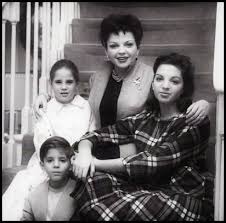 Lorna Luft With Her Mother Judy Garland Sister Liza Minnelli And Brother Joey Luft Judy Garland Judy Garland Liza Minnelli Liza Minnelli