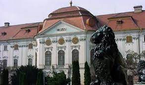 Muzeul tarii crisurilor este un obiectiv turistic important din oradea, romania. Muzeul ÈÄrii CriÈurilor Wikipedia