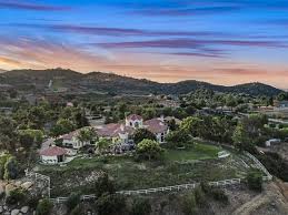 38280 Via Majorca Murrieta Ca 92562 Mls Pw17145181 Zillow Majorca California Homes Murrieta