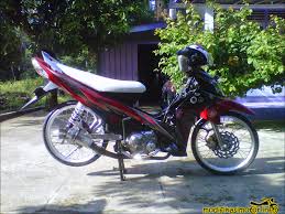 Salah satu contohnya adalah yamaha jupiter z1 yang bertampang keren ini. Gambar Modifikasi Motor Jupiter Z Robot Pecinta Modifikasi