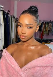 Amber Mole (ambercarlisse)