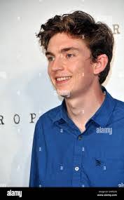 Johnny Armstead's Instagram, Twitter & Facebook