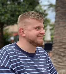 Robert Weniger's Instagram, Twitter & Facebook