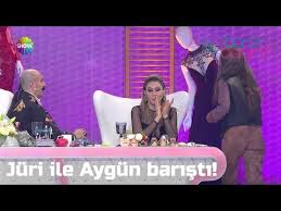Bu tarz benim'in sunucusu ebru akel, sözünü dinlemeyen yarışmacı aygün aydın'a böyle sitem etti. Juri Ile Aygun Baristi Bu Tarz Benim Youtube