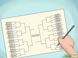 The most common method is to award 1 point for correct predictions in the first round, 2 in the second round, 4 in the third, 8 in the fourth, 16 in the fifth, and 32 in the sixth and final round. 3 Ways To Make A March Madness Tournament Bracket Wikihow