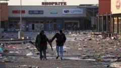 The story follows yola who returns home from chile for her father's funeral, only to. Ct7jx8vxz5xhlm