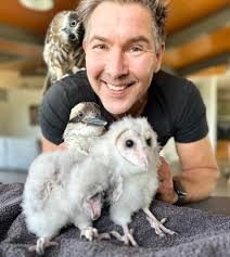 Join us this Saturday 16 August for #ScimitarHornedOryxDay 💚 Learn more:  bit.ly/SHOMWFB You may remember that last year we asked you to help us  create Scimitar-Horned Oryx Day by voting through BIAZA.