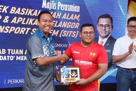Bandar raya shah alam ialah ibu negeri bagi negeri selangor darul ehsan, malaysia. Mbsa On Twitter Turut Hadir Tuan Mohd Rashidi Ruslan Timbalan Datuk Bandar Shah Alam Dr Fahmi Ngah Pengurus Besar Ssdu Ahli Ahli Majlis Dan Pengurusan Tertinggi Mbsa Https T Co 4fohj3sfnz