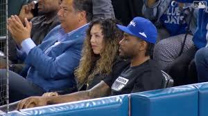 In 2008, his father was killed by. Kawhi Leonard Gets A Standing Ovation At The Blue Jays Game Youtube