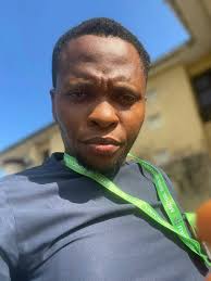 Igbo man weds in traditional isiagu attire