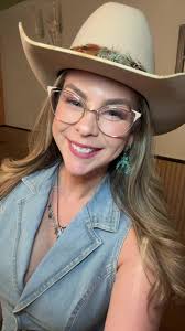 Kerry Christopher (@kerrylynne44)