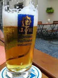 Ein Tag Im Bierigen Munchen Bier Brauen Bier Kuhles Bier