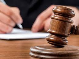 Seorang pemuda, amal adil alias, 26 tahun, dituduh di bawah sesyen 302 kanun keseksaan kerana membunuh tunangnya Kerani Didakwa Pukul Kepala Isteri Hingga Cedera