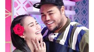 The audience size of ivan_gunawan is n followers. Like Wife And Wife Pictures By Ayu Ting Ting Ivan Gunawan In Bed Highlighted By Iis Dahlia S Response