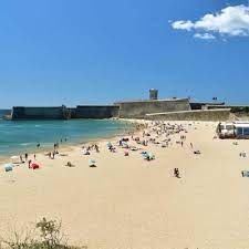 Ein besuch ist ein absolutes muss für jeden portugal urlauber. Strande In Lissabon Der Beste Strand In Lissabon