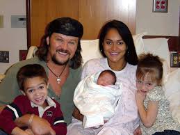 Http I48 Photobucket Com Albums F218 Evilfemale Travisandfamily Gif Travis Tritt Famous Singers Country Singers