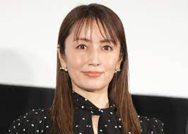 矢田亜希子４４歳 ギャルコーデがヤバい「２０代でいける」「最強」「可愛いすぎ♥」女優のニーハイはレベル違った - ライブドアニュース
