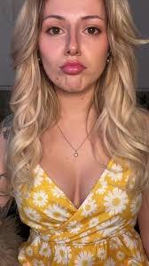 Jessica Labit's Instagram, Twitter & Facebook