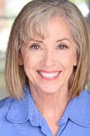 Leesa Fox's Instagram, Twitter & Facebook