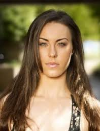 Everything to know about henry cavill's 'beautiful and brilliant' girlfriend natalie viscuso natalie viscuso is an executive at legendary entertainment and is also known for her grandiose sweet. Who Is Henry Cavill Dating Henry Cavill Girlfriend Wife