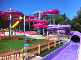 Avonturenpark hellendoorn is een pretpark met ruim 30 attracties en shows speciaal voor gezinnen met kinderen tot 12 jaar. Avonturenpark Hellendoorn Netherlands