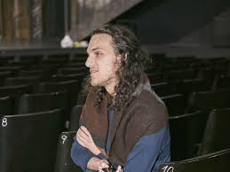 Το χτένισμα που μας ξετρέλανε και πώς θα το αντιγράψεις! O Neos Syntrofos Ths Mairhs Synatsakh Einai Prwhn Ths Annas Bissh Eikones Zwh Iefimerida Gr