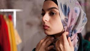 Masalah rambut gugur sering menghantui kaum wanita 2. Cara Hentikan Dan Kurangkan Rambut Gugur 9 Petua Mengawalnya Berguna Untuk Anda Yang Berhijab Hijabista