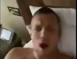 Y es que el otrora futbolista supo montar el escándalo necesario en el plató para que nadie se olvidara de él. El Capitan Ruso Fue Despedido De La Seleccion Nacional Por Un Video En El Que Aparece En Poses Intimas Video