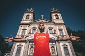 €2.00m* jul 10, 1994 in horta, portugal. Schettine E Iuri Medeiros Reforcam Sp Braga Futebol Publico