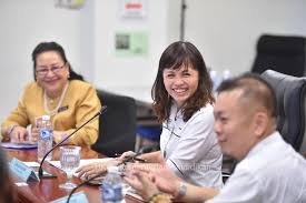 1st.i want to congratulate you to make this move towards my beloved muslim community. Moe Lawatan Kerja Yb Puan Teo Nie Ching Timbalan Menteri Pendidikan Ke Kota Kinabalu Sabah