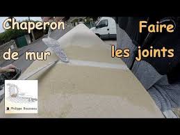 Videotuto Poser Des Chapeaux De Pilier Et Chaperon De Mur 5 Faire Les Joints Chapeaux Chaperon Faire Joint Chapeau De Pilier Travaux Renovation Joint
