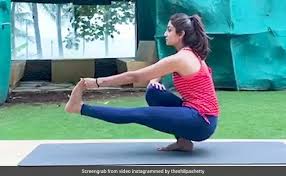 Ekapada Malasana: Yoga Asana That Helps Shilpa Shetty Kundra Achieve Good Posture And Body Balance