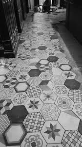 Tocno Take Ploscice Na Hodnik Flooring Floor Design Hexagon Tiles