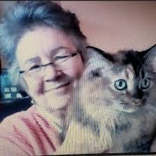 Beth Mazur's Instagram, Twitter & Facebook