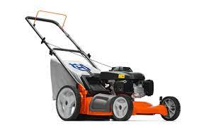 Husqvarna 7021p This Efficient Mower Features A Compact Design Making It Easy To Maneuver In Tight Spaces Push Lawn Mower Gas Lawn Mower Lawn Mower Tractor