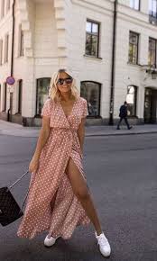 Summer Maxi Dress With Sneakers Dress Sneakers Summer Rock Und Turnschuhe Maxi Kleider Sommer Mode