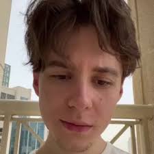 Chat with Alex Tomboy