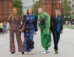 Killing eve star jodie comer, 28, looked. All The Best Looks From Killing Eve Season 3 The Glossary