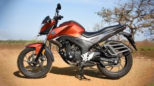 The hornet 2.0 is powered by 184.4cc bs6 engine which develops a power of 17.03 bhp and a torque of 16.1 nm. Honda Cb Hornet 160r 2016 Std Price Mileage Reviews Specification Gallery Overdrive