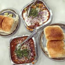 The Ever So Spicy And Delicious Misal Pav From Vinay Health Home Charni Road Perfect Enough For The Taste Buds Mumbai Mumbaifood Mum Mumbai Food Eat Food