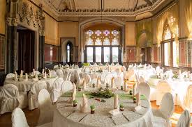 Stöbern sie in ruhe auf unseren seiten und erfahren sie mehr. Ein Toller Saal Auf Schloss Puchau Fotograf Leipzig Betriebsfeier Hochzeit