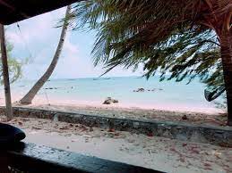 I do agree with the other travelers when they say that its pretty old. Oh Tioman Picture Of Dumba Bay Resort Pulau Tioman Tripadvisor