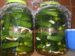 Multumesc pentru aceasta reteta o folosesc cu succes de doi ani fara probleme, castravetii ramin crocanti. Castraveti In Saramura O Reteta Foarte Buna De Muraturi