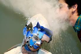 Oliver Herring 奥利弗·赫林, Right: Areas for Action, Houston: Cut Out Male The  audience gets involved, 2015