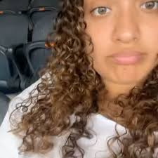 Wassup y'all my name Darius but everybody calls me Dizzy I'm committed to  MU for football in the fall im a content creator too I love making new  friends and love being