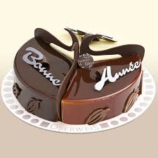 3 Chocolats Nouvel An Biscuit Aux Amandes Croustillant Au Chocolat Lait Biscuit Chocolat Mousse Chocolat Blanc Et Mousse Cho Pastry Cake Confectionary Cake