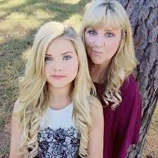 Eden Wood And Her Mother Eden Wood Beauty Pageant Long Hair Styles