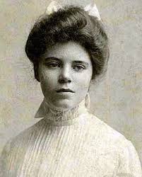 Alice Paul Puppe